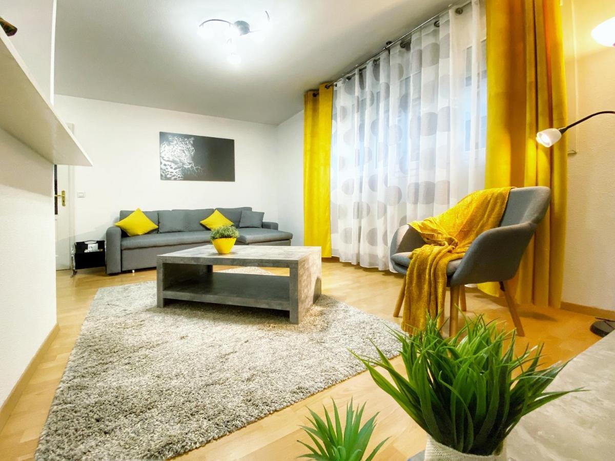 Centre Ville Au Calme , Parking Prive Interieur Car Et Bike 萨维尔纳 外观 照片