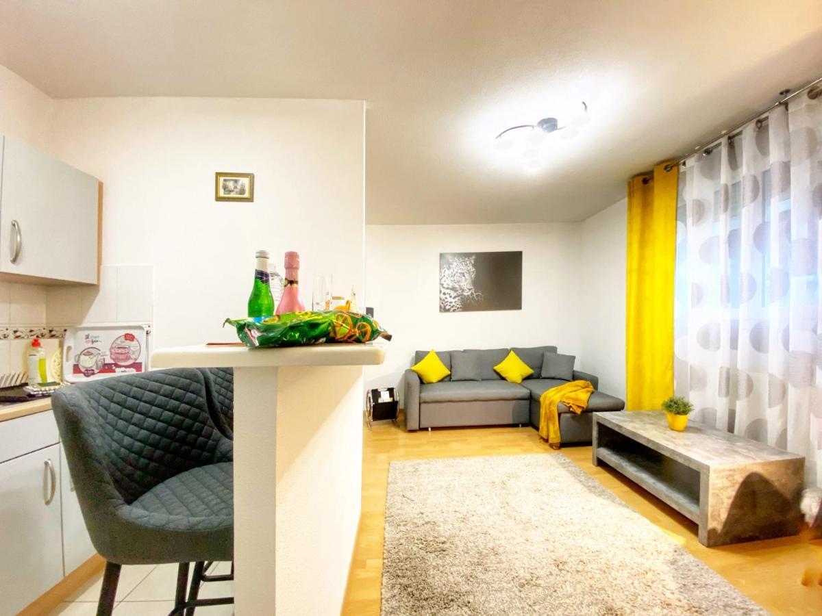 Centre Ville Au Calme , Parking Prive Interieur Car Et Bike 萨维尔纳 外观 照片
